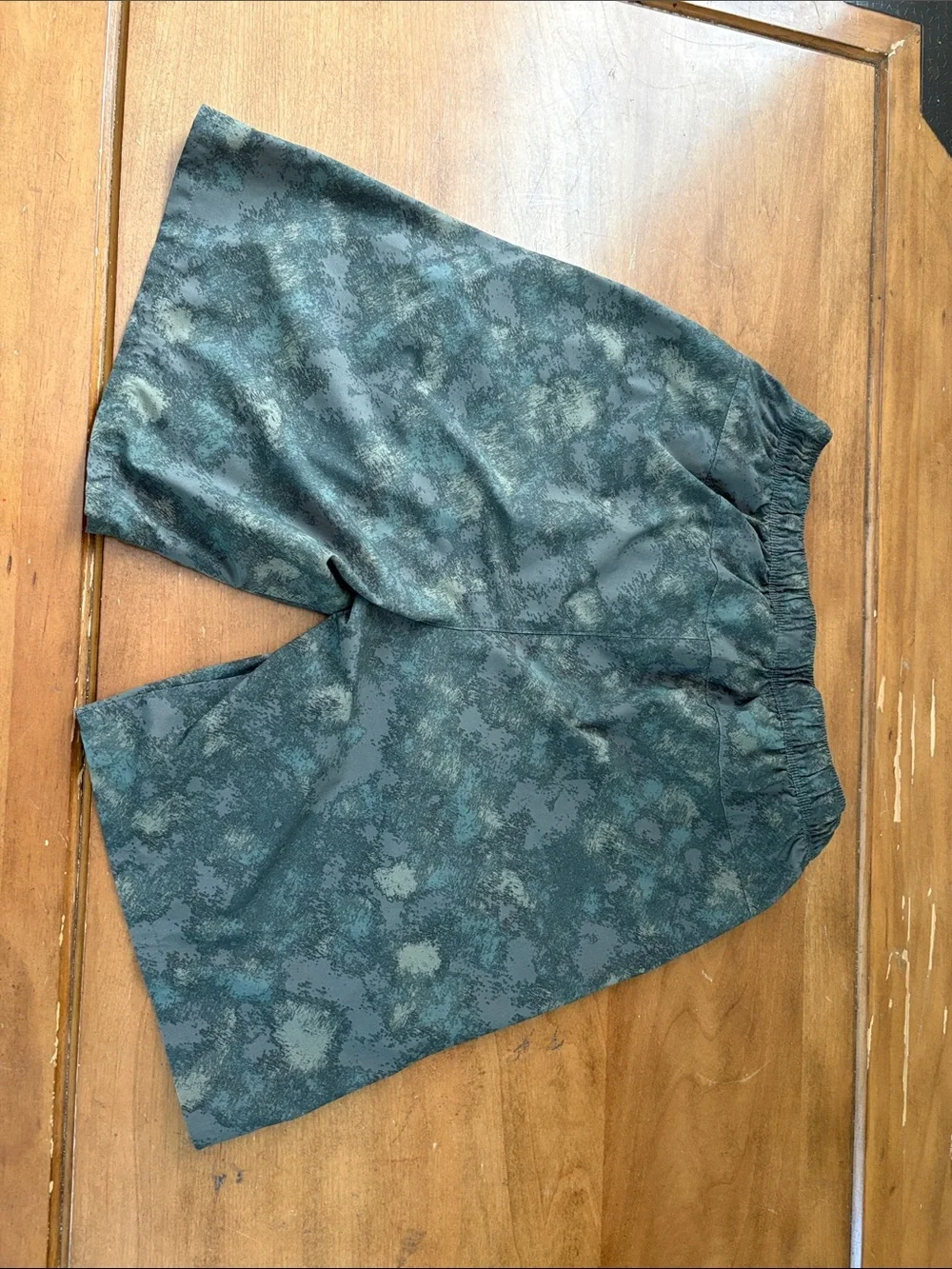 The North Face Men's Green-Gray Camo Athletic Shorts Size Medium